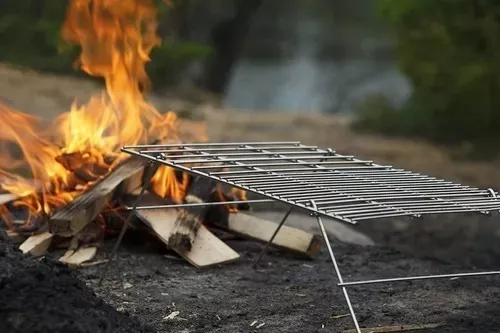 Parrilla Plegable Con Manija- Asado Camping Pesca 55 X 35 - Imagen 5